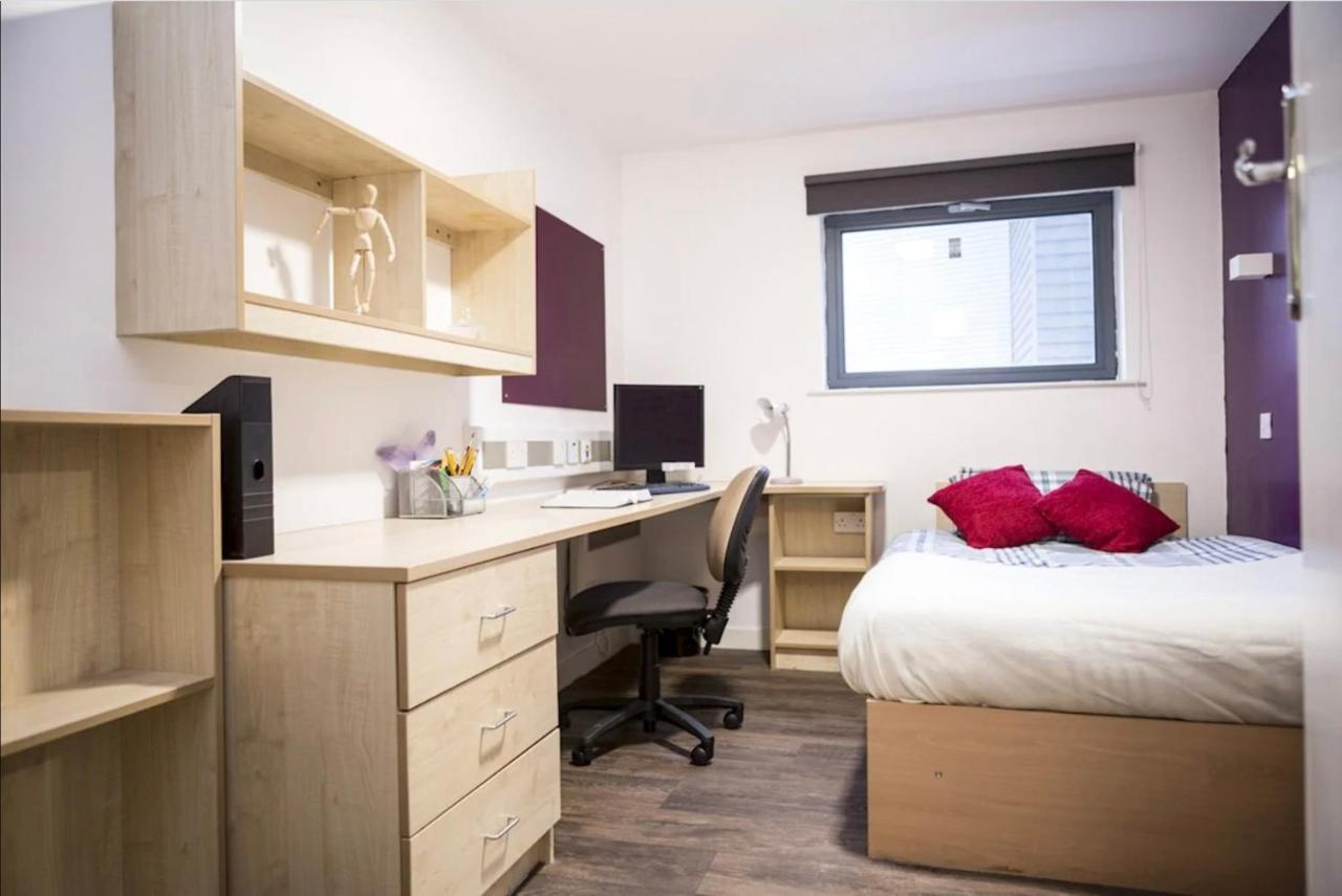 Small Double Ensuite Room Next To The City Centre Leeds  Exteriör bild